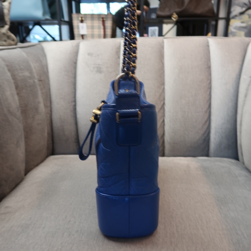 Chanel Royal Blue Quilted Shoulder Bag - Picture 6 of 12